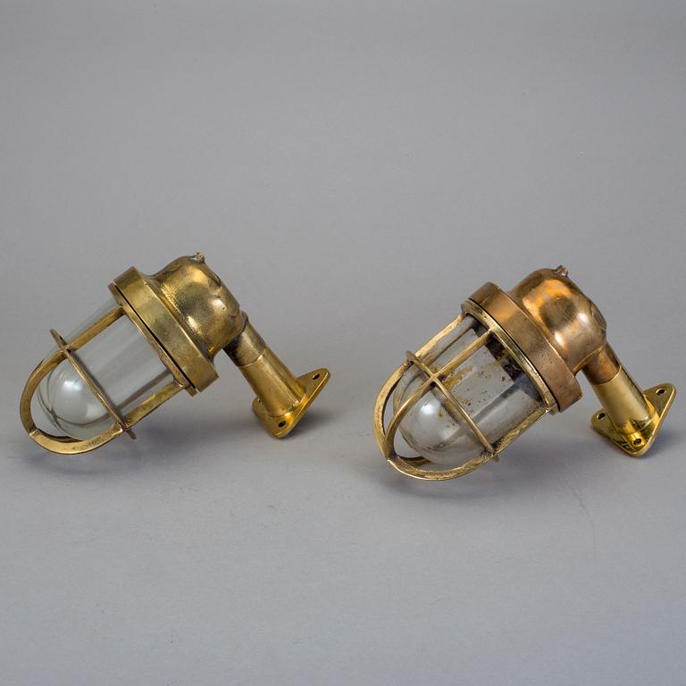 FARTYGSARMATURER/MÄSSBELYSNING, 2 st, 1900-tal.