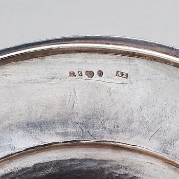 A Swedish Empire silver bowl with lid, mark of Adolf Zethelius, Stockholm 1823.