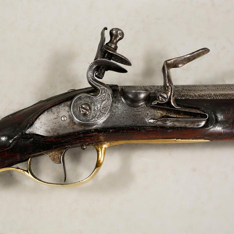 A flint lock rifle from London, 18th century.