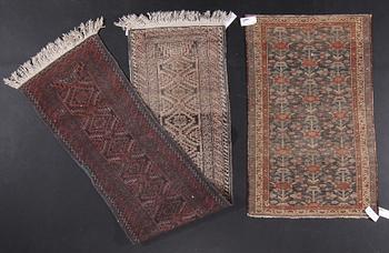 MATTOR, 2 st. Orientaliska. Nordvästpersisk resp. Beludj. 118 x 74 resp 242 x 56.