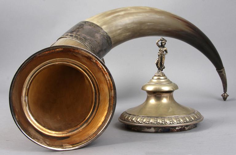 DRYCKESHORN, med nysilvermontering, C G Hallberg, Stockholm. 1800/1900-tal.