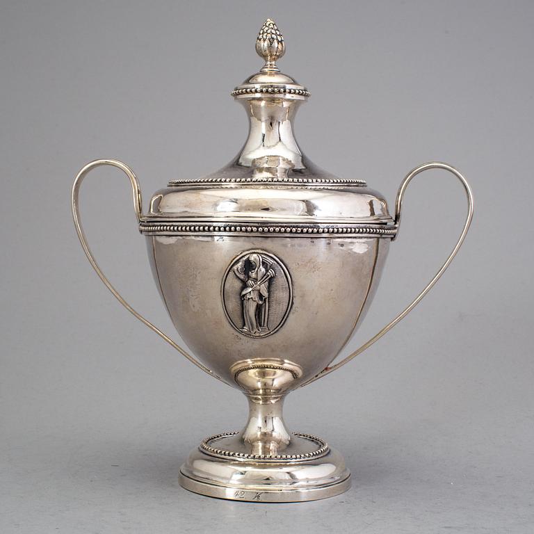 A Swedish 18th century silver sugar-bowl and cover, mark of Petter Eneroth, Stockholm 1785.