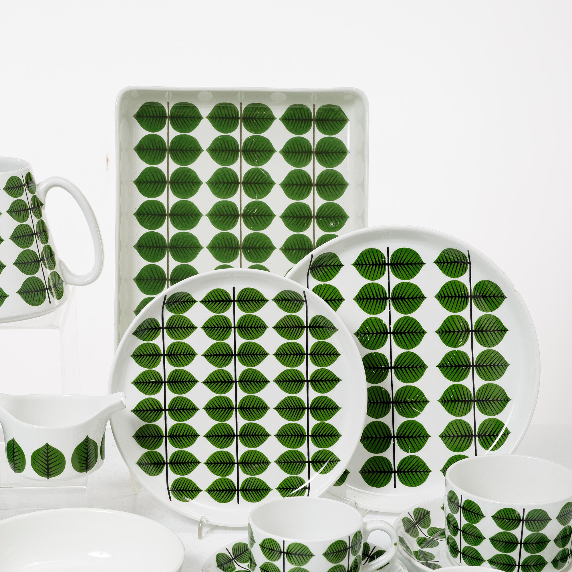 Stig Lindberg, a 77 pieces bone china and stoneware service, "Berså", Gustavsberg.
