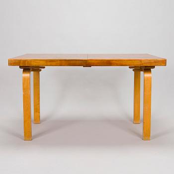 Alvar Aalto, matbord, modell 92 för O.Y. Huonekalu-ja Rakennustyötehdas A.B. 1900-talets mitt.