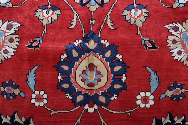 A MAHALLAT RUG, 363 x 264 cm.