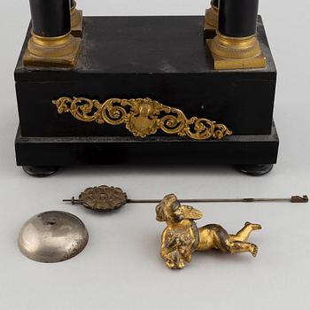 A late Empire´table clock.