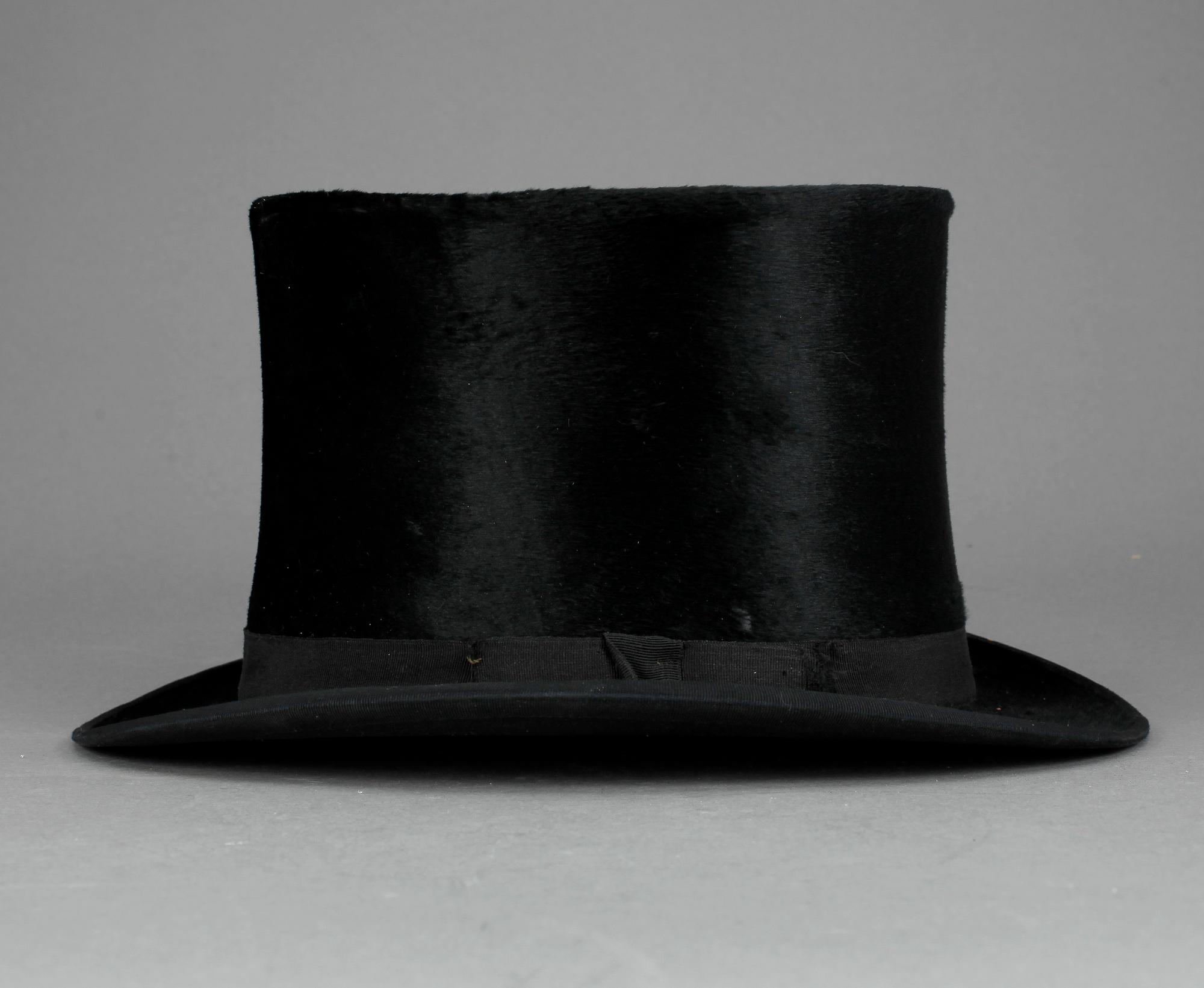 HATT med HATTASK, 1900-talets början.