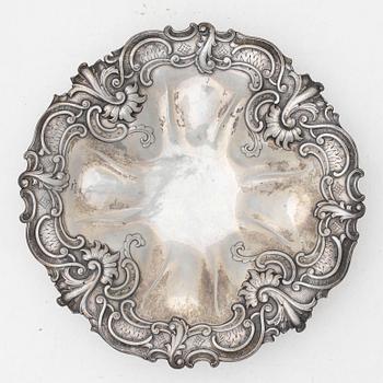 Fat på fot, silver, rokokostil, Tenn & Silver Ab, Göteborg 1972.