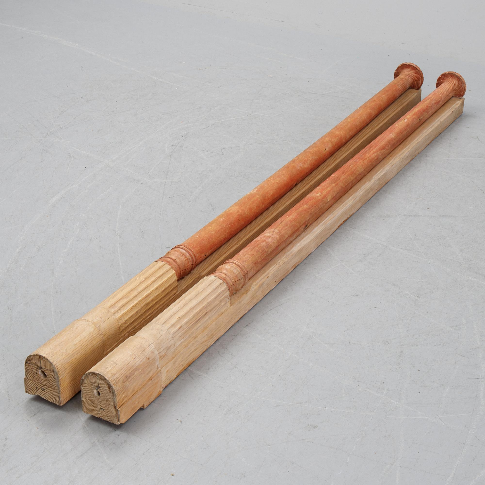 A pair of 20th century decor elements.
