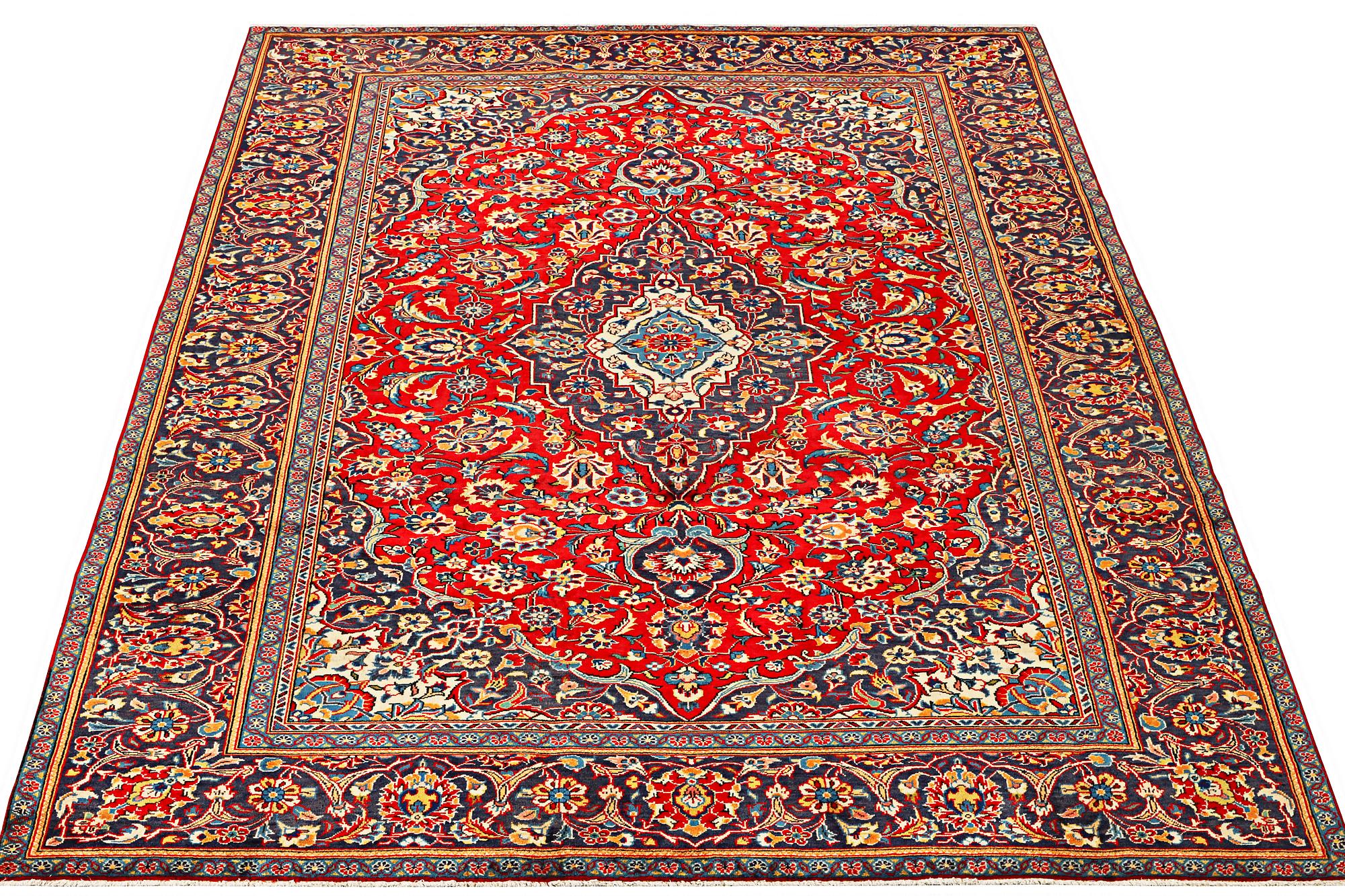 A Kashan carpet, c. 300 x 195 cm.