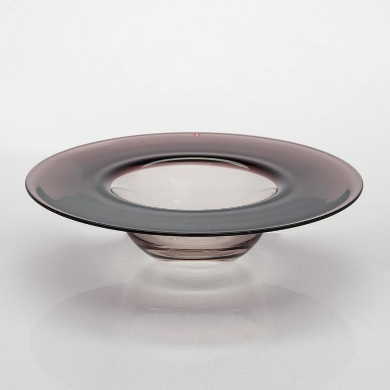 Timo Sarpaneva, skål, "Kardinalens hatt 3810", signerad Timo Sarpaneva 3810.