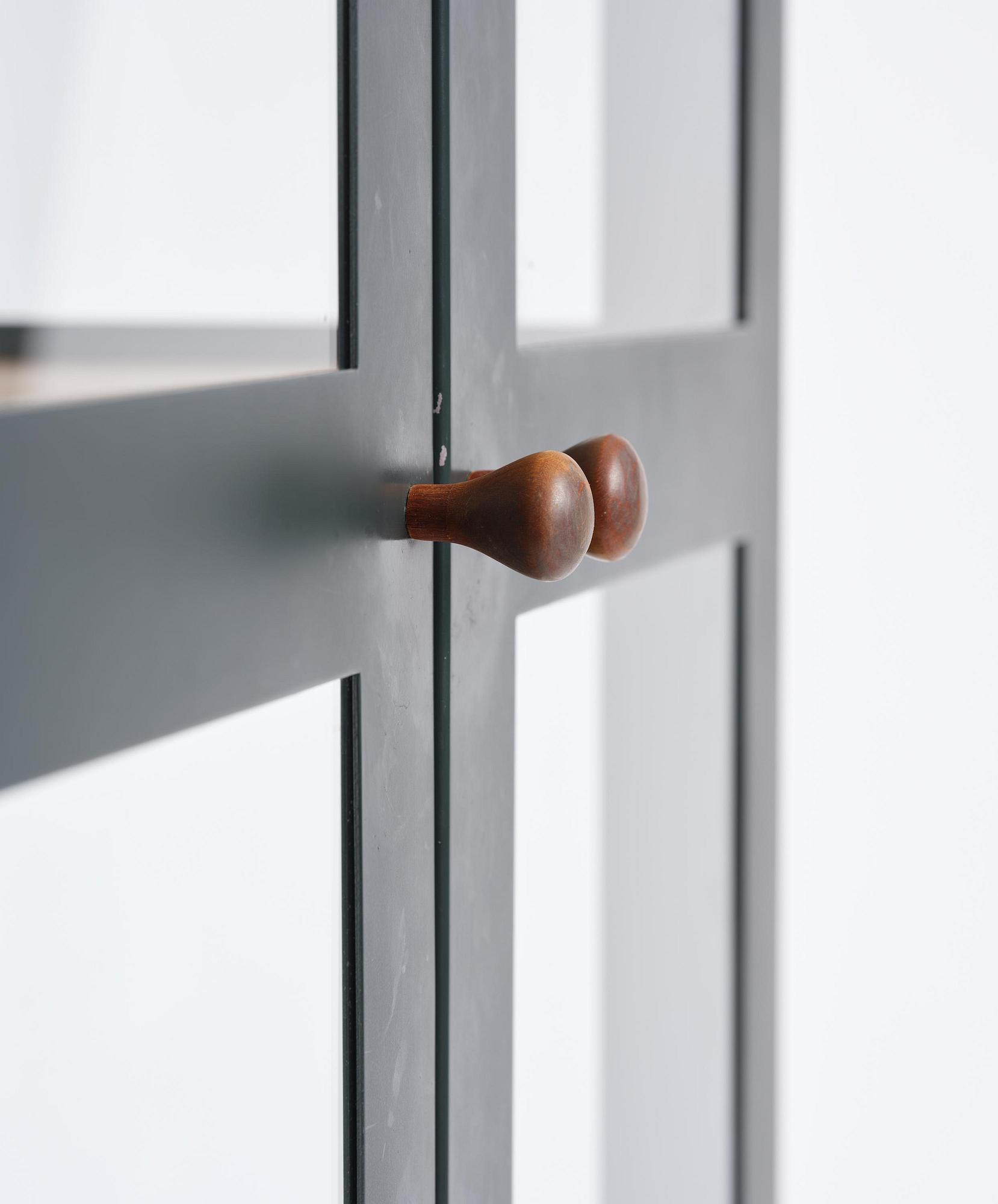 Johanna Lagercrantz, skåp, "Parad", ed. 43/55, Lammhults, efter 1990.