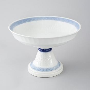 73 porcelian serving pieces, "Blå Vifte", Royal Copenhagen, from the second half of the 20th century.