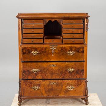 CHIFFONJÉ, nyrenässans, 1800-talets andra hälft.