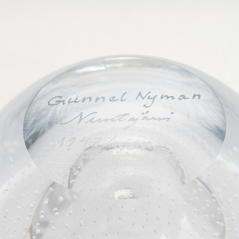 Gunnel Nyman, A glass vase, signed Gunnel Nyman Nuutajärvi 1947/1987.