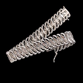 ARMBAND, sterlingsilver, diamanter tot ca 3.15 ct.