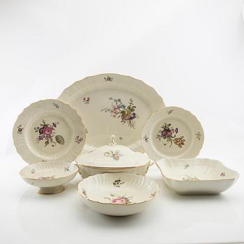 Servis ca 60 dlr "Frijsenborg" Royal Copenhagen Danmark 1900-talets mitt porslin.