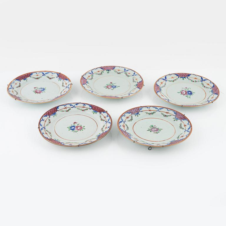 A set of 11 famille rose dinner plates (5+6), Qing dynasty, Qianlong (1736-95).
