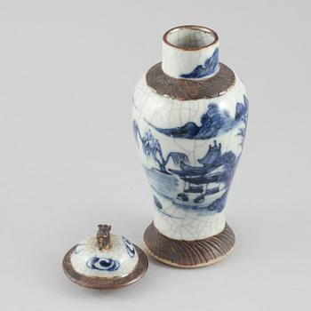 LOCKURNA, porslin, Kina, 1800/1900-tal.