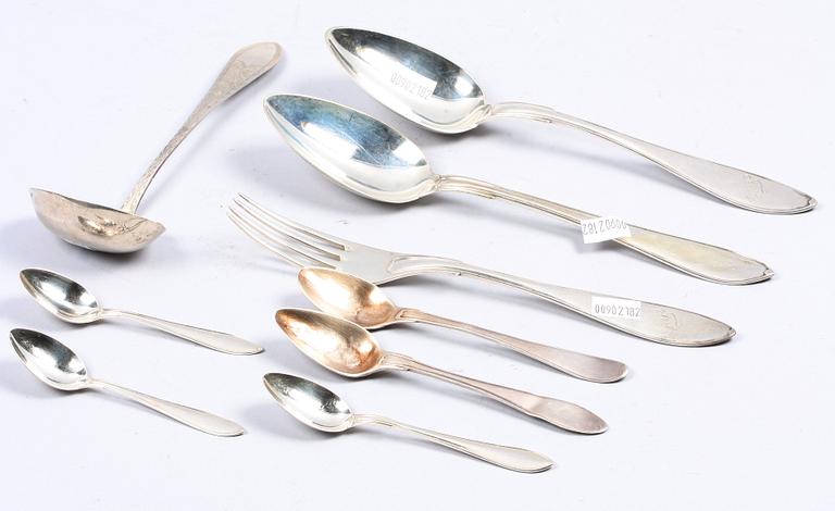 BESTICKSERVISDELAR, 9 st, silver, bla GAB 1900-talets första hälft resp Johan Fredrik Björnstedt, Stockholm 1822.