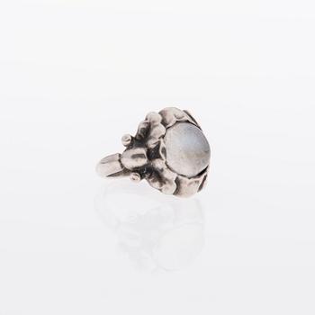 RING, Georg Jensen 1915-1927, silver, cabochonslipad månsten.