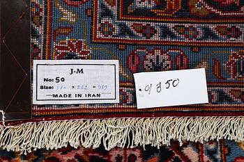 A carpet, Kashan, ca 370 x 267 cm.