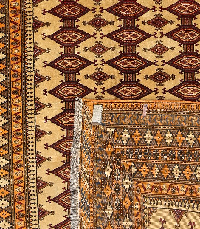 MATTA, orientalisk, ca 278 x 200 cm.