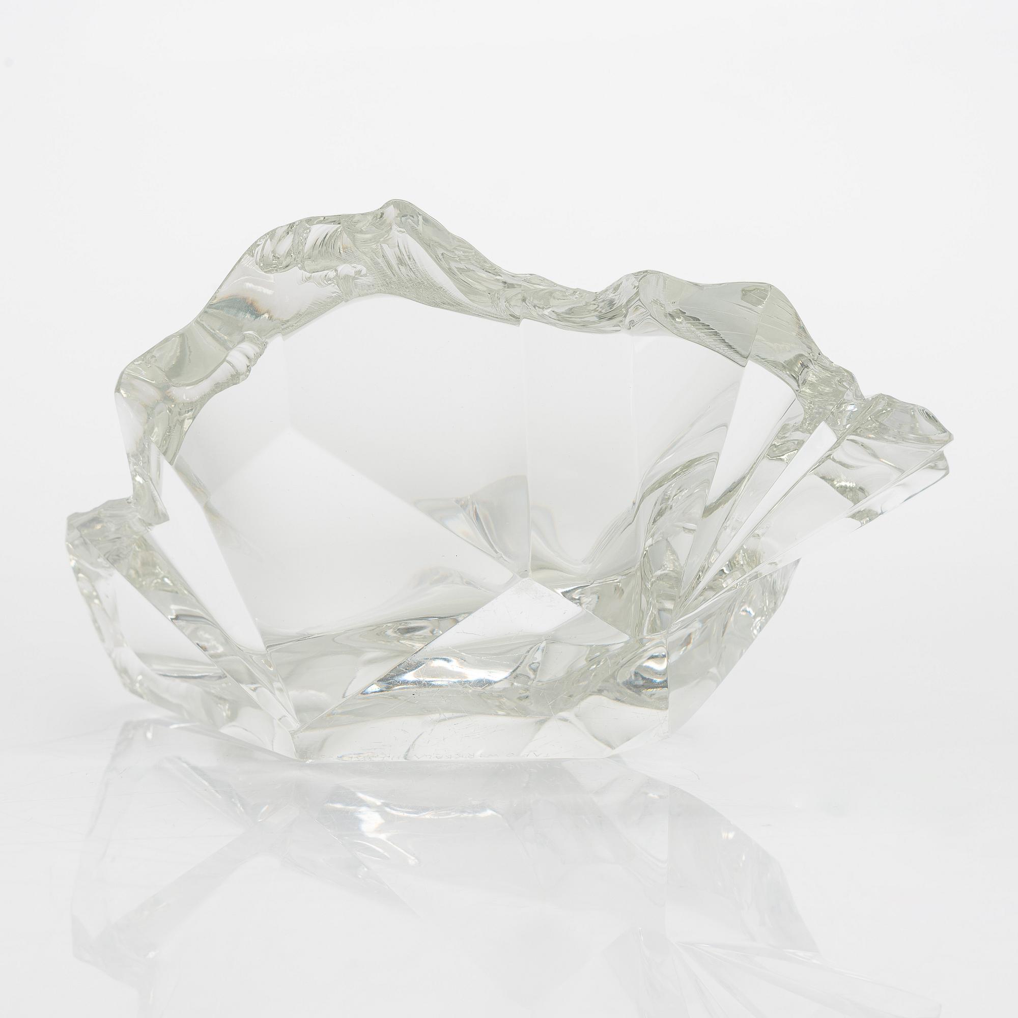 Tapio Wirkkala, a 'Chunk of ice' bowl, signed Tapio irkkala -56.