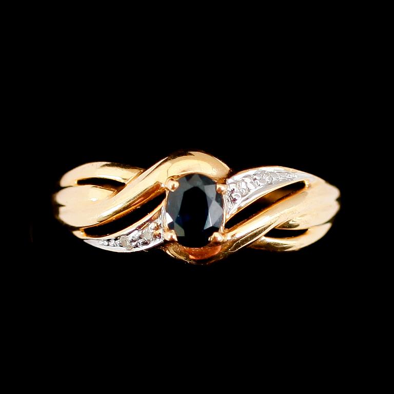 RINGAR, 3 st, 18 k guld. Total vikt ca 7 gram.