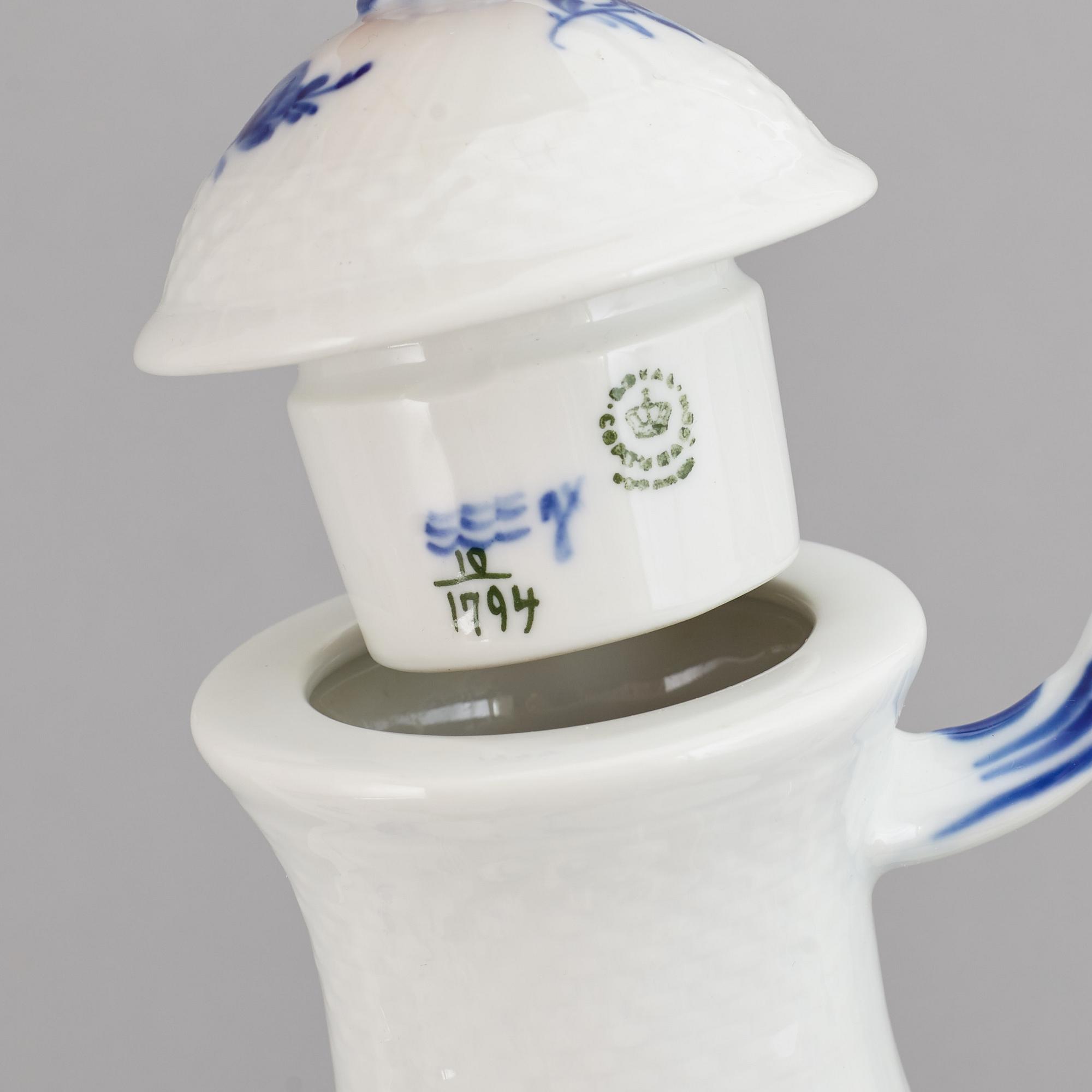 ROYAL COPENHAGEN, a 'Blå Blomst' part coffee and tea service, Denmark (62 pieces).