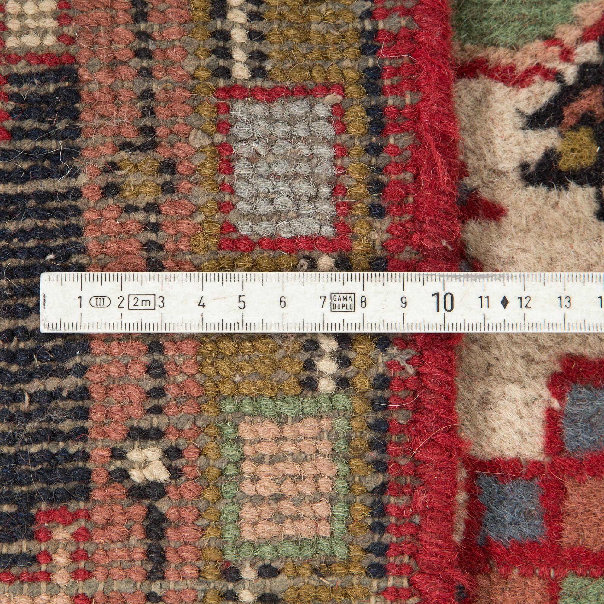 MATTA, semiantik Östeuropa, ca  335 x 244 cm.