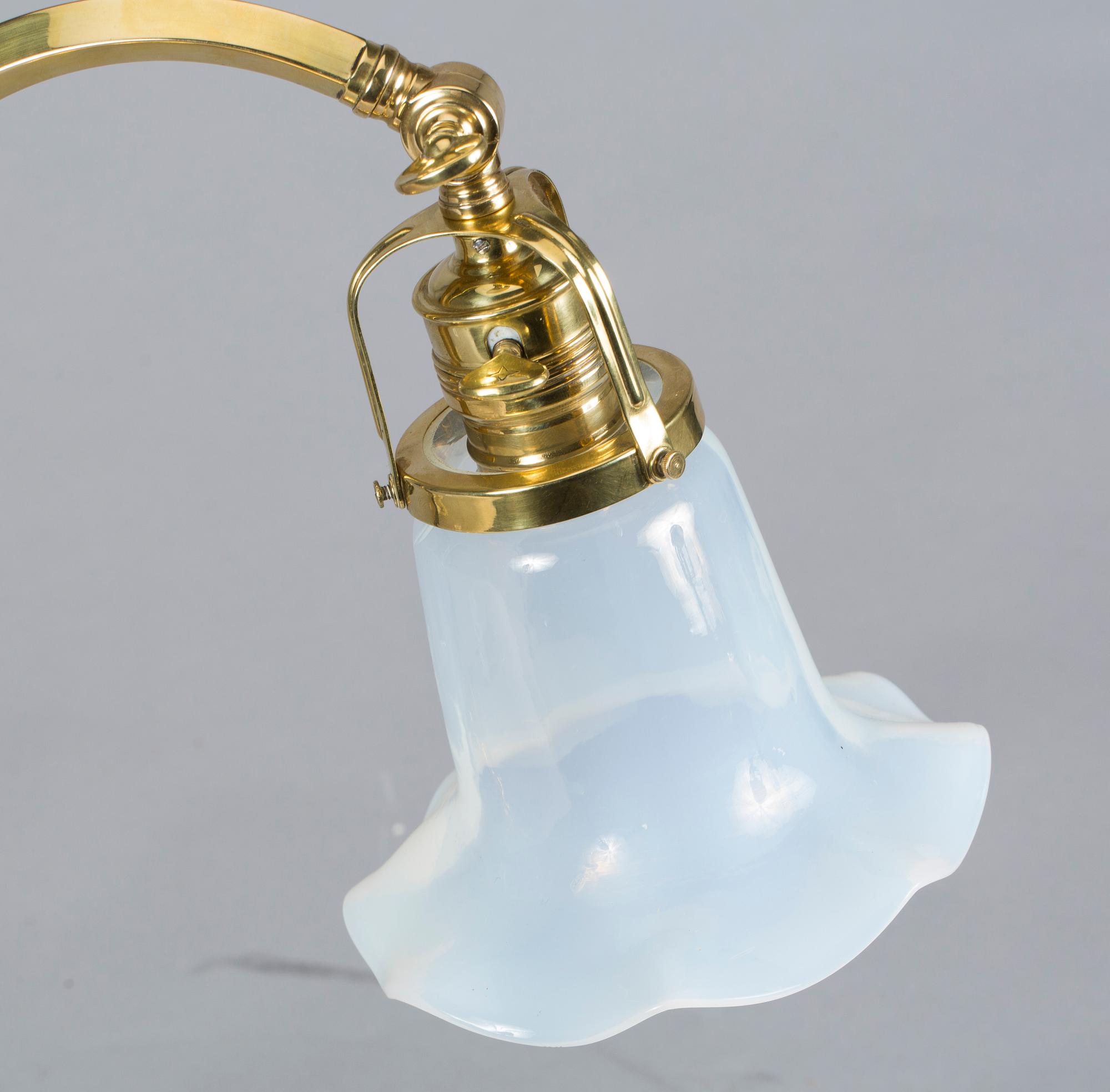 BORDSLAMPA, jugend. 1900-talets första del.