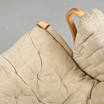 FÅTÖLJER, ett par, "Pernilla", Bruno Mathsson, 1900-talets andra hälft.