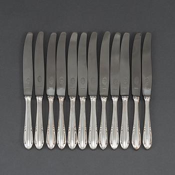 12 silver knives, model "Slottsbarock". Some CG Hallberg, Stockholm 1946.