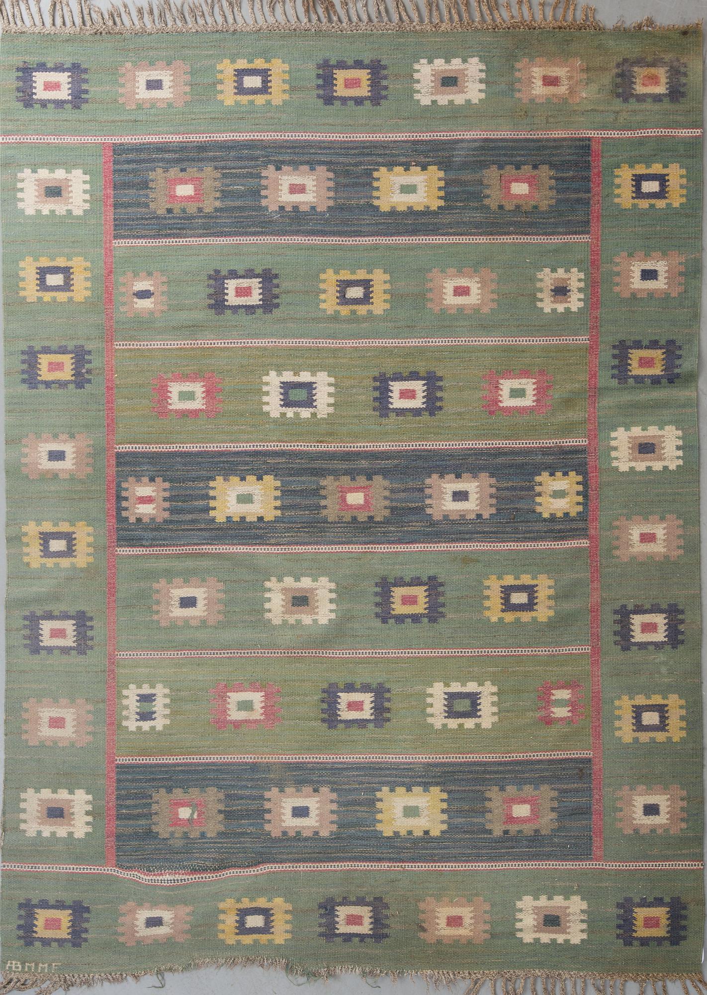 MATTA. "Grön äng". Rölakan. Signerad AB MMF. Ca 272 x 204 cm.