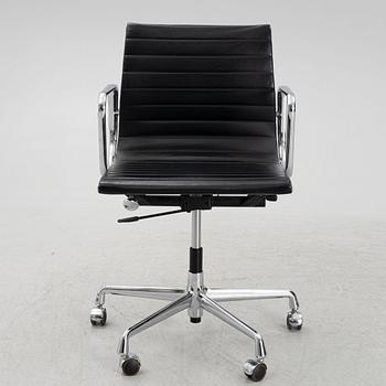 Charles & Ray Eames, kontorsstol, "EA117" Vitra.