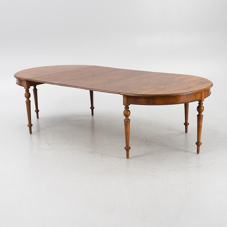 A dining table, late 19th Century.