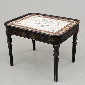 BORD, flintgods, troligen Rörstrand, sent 1800-tal.
