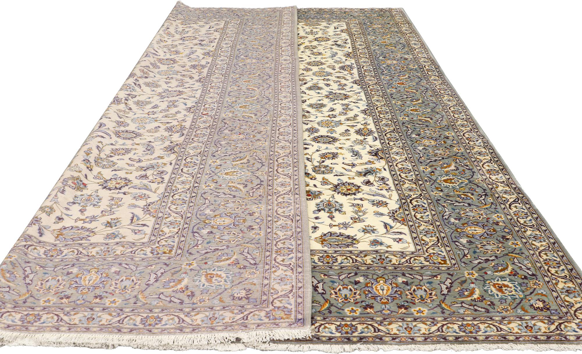 A Kashan carpet, approx. 403 x 300 cm.