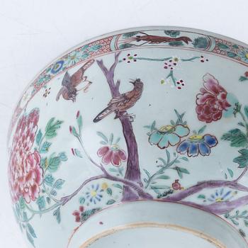 A Famille Rose bowl, export porcelain, China, Qianlong (1736-95).