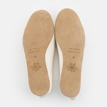 Charlotte Olympia, ballerinaskor/tofflor samt necessär och sovmask, "Cat Nap", storlek S.