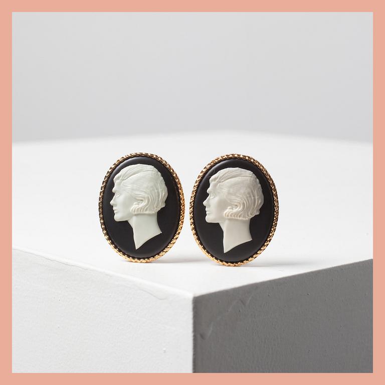 EARCLIPS, Chanel.