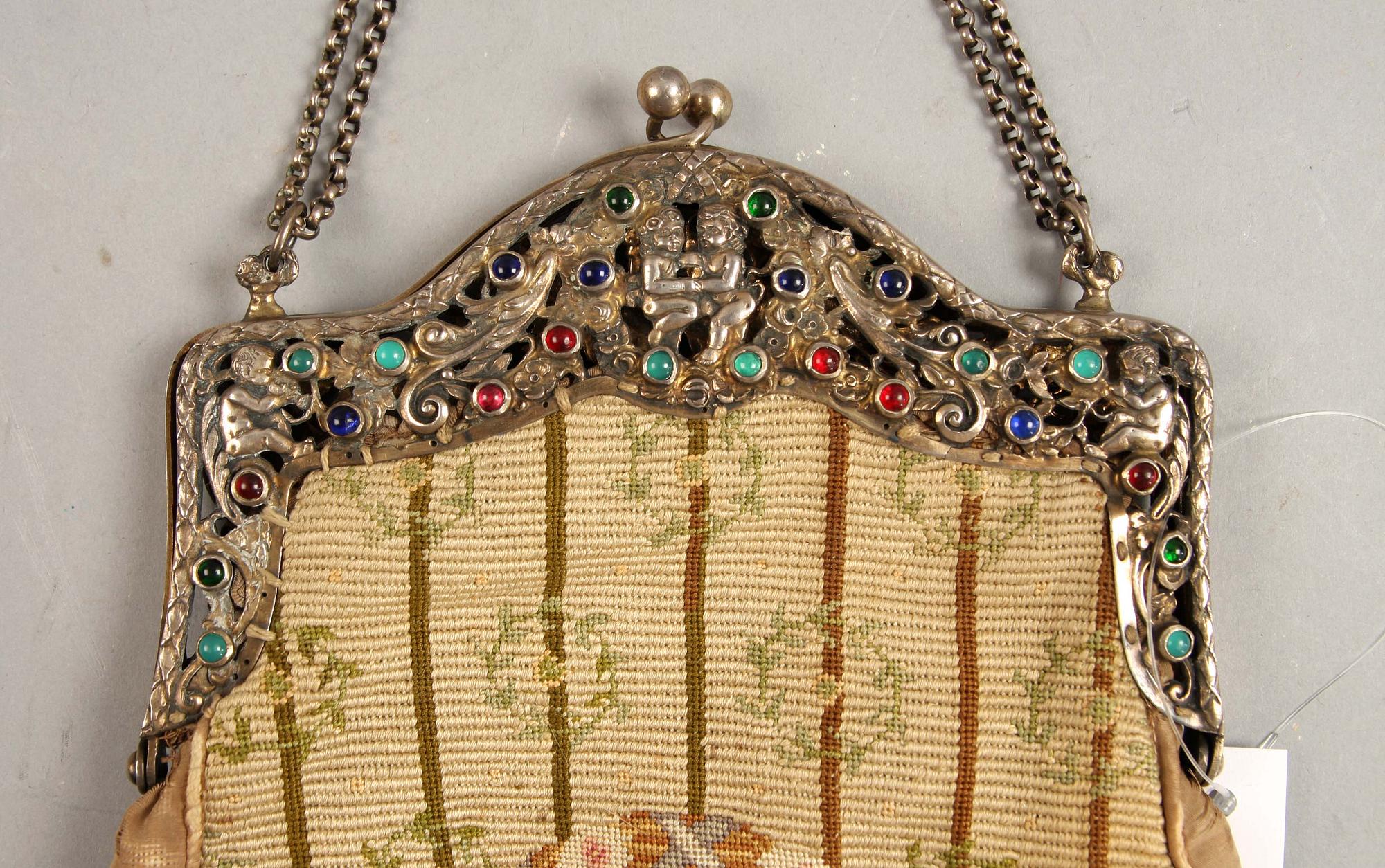 AFTONVÄSKA, silver och broderi, möjligen Norge, 1800-talets slut.