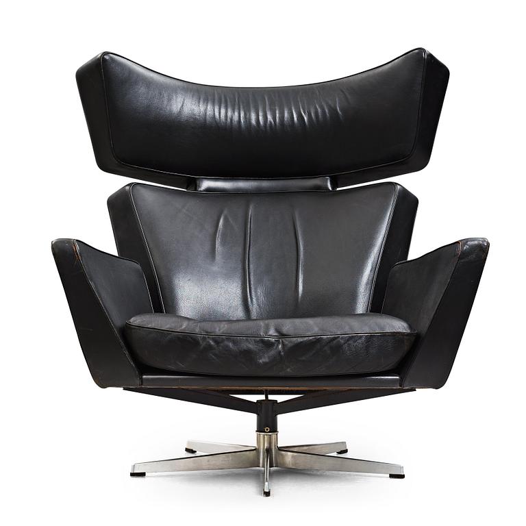 Arne Jacobsen, a black leather and aluminium "Ox-Chair", Denmark 1966.