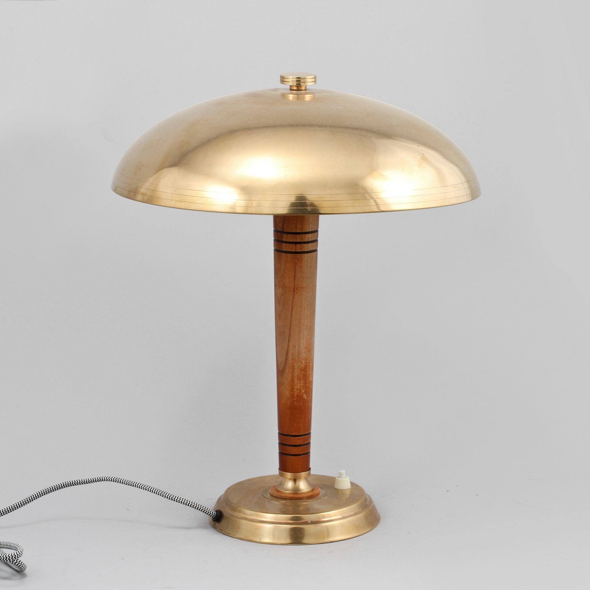 SKRIVBORDSLAMPA, 1900-talets första hälft.