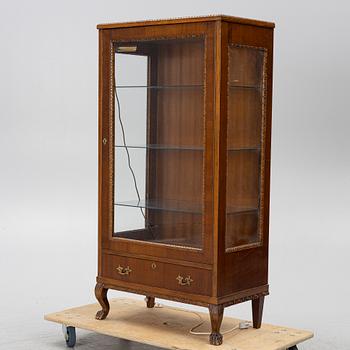 Display cabinet, first half of the 20th century.