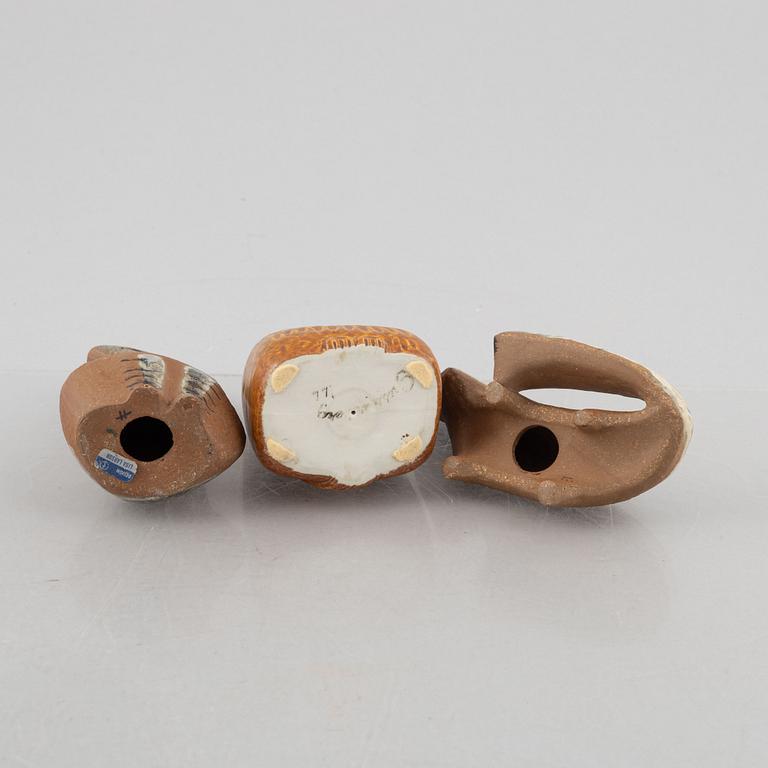 Lisa Larson, figuriner, 3 st, stengods, bl.a. "Liten katt", specialutgåva, Gustavsberg 1965.