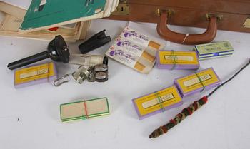 KLARINETTER, 3 st, MED TILLBEHÖR. Noter medföljer,
1800/1900-tal.