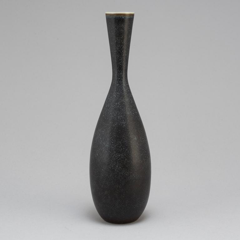 CARL-HARRY STÅLHANE, a unique stoneware vasae, Rörstrand 1955.