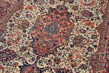 A semi-antique Isfahan carpet, central Iran, c. 325 x 210 cm.